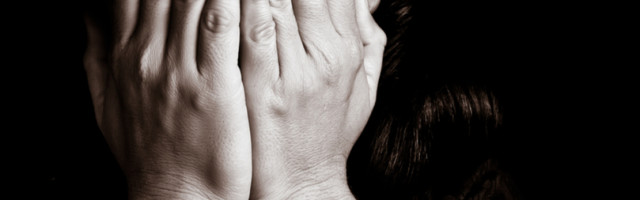 Konobarica čula dečji plač, a onda je nešto počelo da je grebe - u istom momentu je OSEDELA!