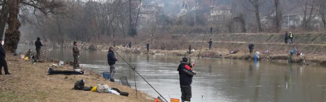 Prvo preliminarno takmičenje za seniore u ribolovu na plovak FOTO