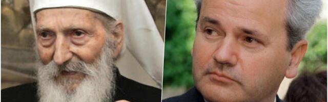 Ovako je patrijarh Pavle molio Miloševića da podnese ostavku: "Srbija je naša svetinja..." Usledio je odgovor, a onda se zamislio