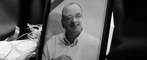 Grobari ispratili Duška Vujoševića pesmom “Dobro pamtim sve”: Emotivne scene na sahrani, Lovernj zaplakao