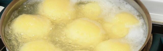 Žene u Srbiji odlepile za trikom za kuvanje krompira: Gotov je duplo brže, a ukusniji 10 puta