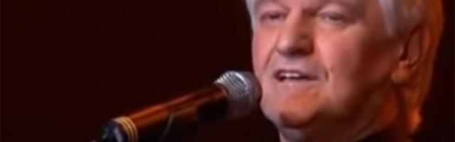 Infuzija u jednoj, cigareta u drugoj ruci! Ovo su poslednji trenuci pevača, lekari zatekli potresan prizor