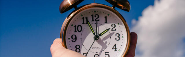 Ovog vikenda počinje letnje računanje vremena, sat se pomera za jedan čas unapred