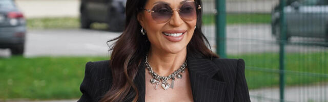 KAD SE SRPSKA MAJKA SKINE, ŽENE SE ODMAH OBUKU! Cecine slike u bikiniju MORATE da pogledate, gudi od betona!