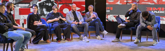 HAOS U BEOGRADU! Borci se sukobili na konferenciji, GAĐAO protivnika MIKROFONOM (VIDEO)