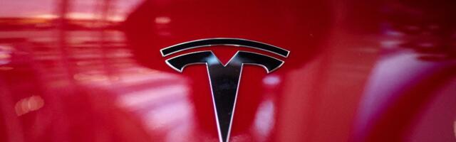 Tesla povlači blizu pola miliona električnih automobila