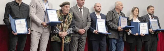 Sećanje na prošlost i počast onima koji grade budućnost