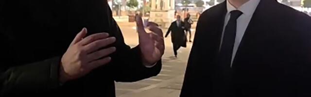 Vučić prošetao ulicama Niša: "Hladno jeste, zima se oseća, ali zadovoljstvo videti koliko je grad napredovao"