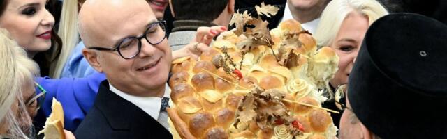 "Božić je dan kada je večnost ušla u vreme": Vučević čestitao veliki hrišćanski praznik