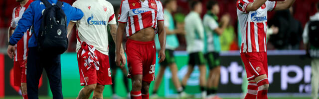 Katastrofa: Posle Ivanića, povredio se još jedan fudbaler Zvezde? Legao na teren, odmah tražio izmenu