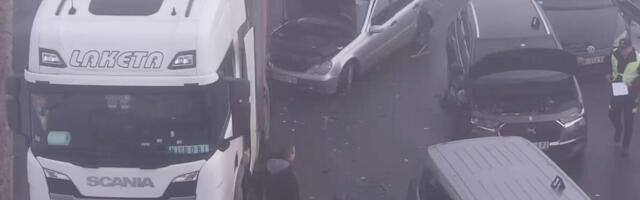 PRVA ŽRTVA TEŠKOG LANČANOG SUDARA NA AUTO-PUTU MILOŠ VELIKI: Muškarac (57) pogledao povredama u bolnici!