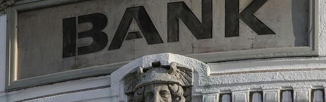 Dug bankama na ime kredita za godinu dana povećan za 15 odsto