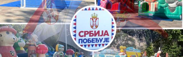 ZA DECU I PORODICE SVE SPREMNO! Ispred Skupštine postavljene igraonice i tereni za najmlađe! Pogledajte kako teku finalne pripreme za veliki skup! (FOTO, VIDEO)