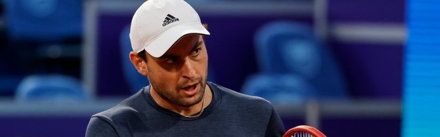 Karacev spasao meč-loptu i poklopio Bedenea