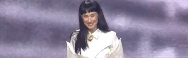 Konstrakta sletela u Srbiju: Aplauzi, torta i vino!