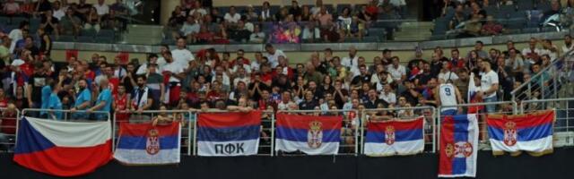 KOŠARKAŠ PARTIZANA NA UDARU NAVIJAČA! Srbi prozivaju Madara! (VIDEO)