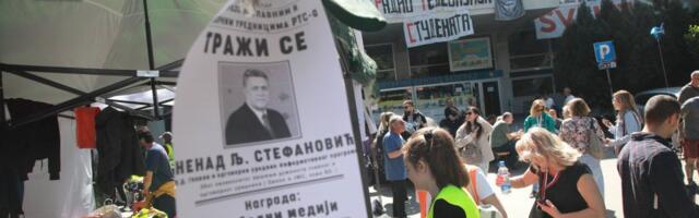 VIDEO Šesti dan blokade zgrade RTS-a: Građani pristižu sa hranom, praznična atmosfera u Takovskoj