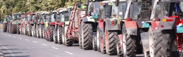 Mlekari blokirali Ibarsku: Najmasovniji protest do sada, prosuće tone mleka