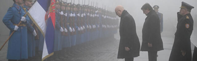 Вучевић положио венац на Споменик незнаном јунаку поводом Дана државности