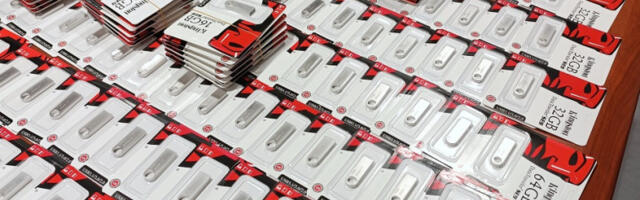 На аеродрому „Никола Тесла” задржане цигарете и флеш меморије