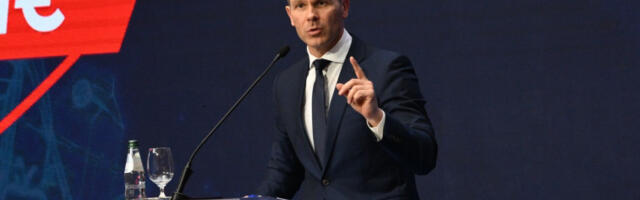 Мали: Србија има новца да одмах отплати кредите УАЕ