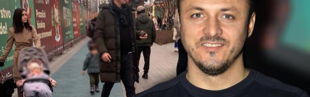 (FOTO) U OVAKVOM IZDANJU GA NIKAD PRE NISTE VIDELI! Pevač sa porodicom šeta kroz prestonicu, evo gde smo sreli prvog pobednika "X faktora"