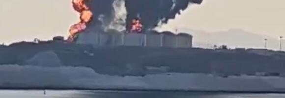 POJAVIO SE SNIMAK KAKO "ŠAHID" UNIŠTAVA LUKU PRIJATELJSKE DRŽAVE IRANA! Bivši general SAD Fotel upozorio: Nije Teheran sve istrošio! (VIDEO)