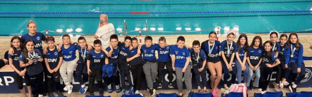 Plivački klub „Sveti Nikola“ iz Niša osvojio 20 medalja na takmičenju u Beogradu