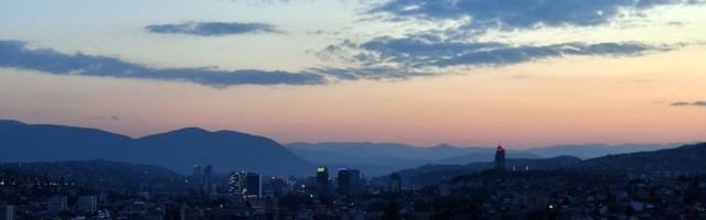 “Ne vidi se kuća, ni kapija”: U Sarajevu danas najzagađeniji vazduh na svetu, Beograd na 16. mestu