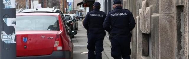 Telefonirala pa oštetila tri automobila? Opšti karambol u Novom Sadu