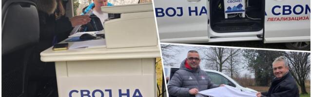 "DOĐEŠ, PREDAŠ, SVE ZAVRŠIŠ ZA 10 MINUTA" Pokretna kancelarija za legalizaciju krenula od sela do sela kod Sremske Mitrovice, službenici dolaze na kućni prag