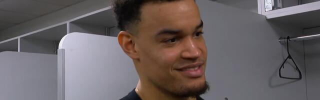 Bizarna scena u Denveru: Saigrač povredio Jokića, pa se smejao dok je govorio o tome?! /VIDEO/