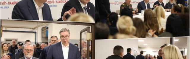 UŽIVO "DRŽAVA SE NEĆE NIKAD ODREĆI VEĆINSKOG VLASNIŠTVA" Predsednik Vučić u fabrici MB Namenska u Lučanima (FOTO)