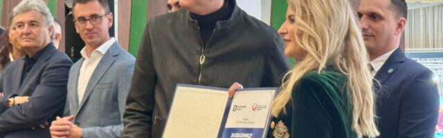 Čadežu zahvalnica Srpske asocijacije uvoznika vozila za razvoj e-mobilnosti