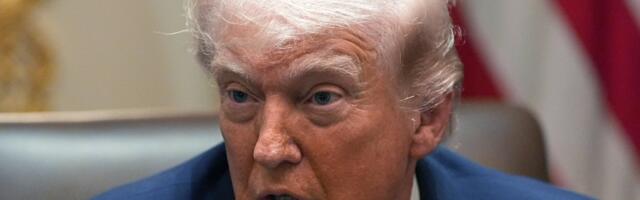 Tramp o incidentu sa Makronom: "Jedva se oporavio od desnog udarca", javnost u potpunom šoku!