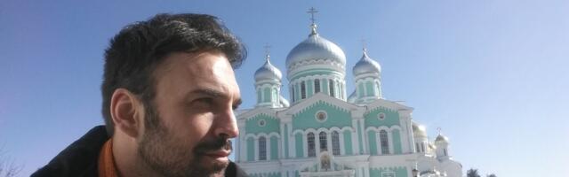 ON JE BRAT IVANA BOSILJČIĆA: Vlasnik je zamka i sam proizvodi rakiju, gledali smo ga u poznatim serijama, a evo i da li LIČE! (FOTO)