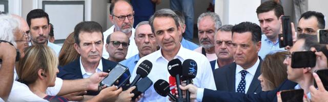 U Grčkoj napadi zapaljivim bombama na političare, jedna političarka povređena, njena majka poginula