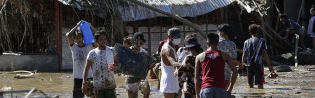 KATAKLIZMA NA FILIPINIMA! Razorni tajfun ostavio puštoš i ubio najmanje 39 ljudi, ima nestalih, bez struje 500.000 domaćinstava! (FOTO/VIDEO)