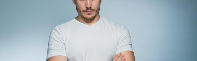 Čeka nas uzbudljivo veliko finale serije "12 reči": Nikola Šurbanović o ulogama na filmu i u pozorištu