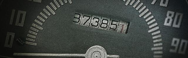 Ovim trikom možete prepoznati da li je vraćena kilometraža na automobilu: Detalj koji je svima promakao!