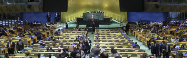 Трка за врућу столицу на Ист Риверу