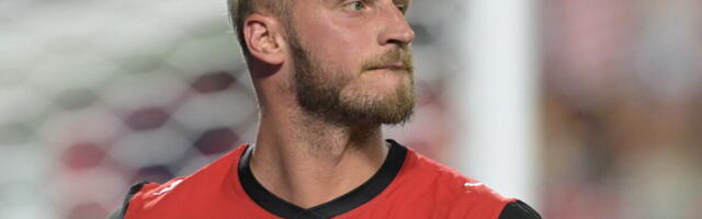 MARKO ARNAUTOVIĆ NAPRAVIO HAOS NA MEČU ALŽIR - AUSTRIJA! Potpuno izgubio kontrolu, krenuo da se OBRAČUNA sa protivnicima: Snimak obilazi planetu! (VIDEO)