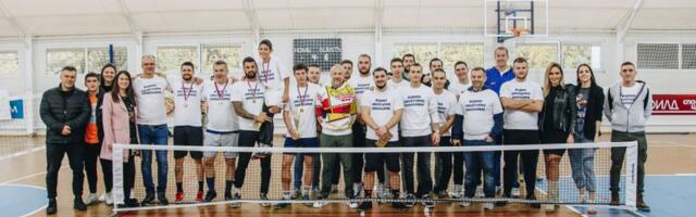 Humanitarni turnir u nožnom tenisu - Mozzart donirao dva miliona dinara za lečenje Vanje Malović