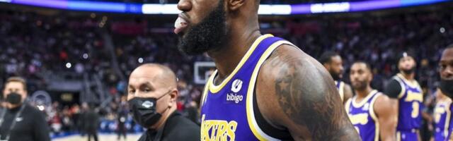 Frka u Detroitu: Lebron namerno laktom udario Stjuarta, igrač Pistonsa jurio Kralja po celom terenu (VIDEO)