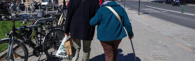 Važno obaveštenje za sve penzionere! Od sutra kreće isplata uvećanih penzija, evo kome u ponedeljak leže novac