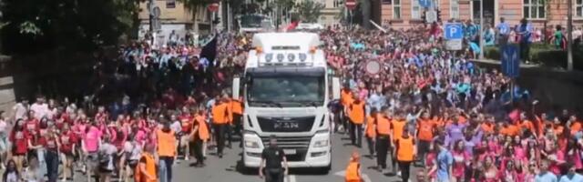 Zadojeni zločinačkom ideologijom! Maturanti u Zagrebu skandirali "Ajmo, ajmo, ustaše"