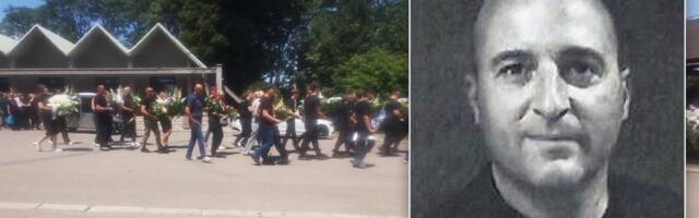 Sahranjen Darko Vesković: Porodica i prijatelji u suzama na Centralnom groblju, poslednji put se oprostili od Prike (FOTO/VIDEO)