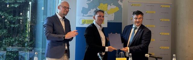 „Priznanje svim novinarima u Srbiji“: Igor Božić primio evropsku nagradu za novinarstvo u Berlinu