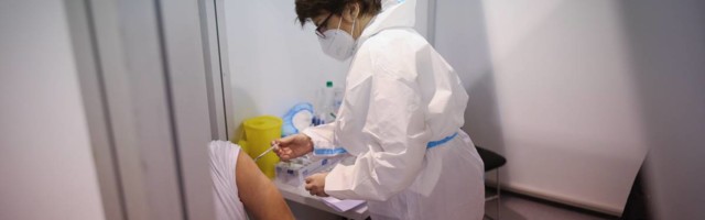 Ljudi su besni jer se Vedrana Rudan vakcinisala u Srbiji, a ne znaju da je strancima za vakcinu potrebna samo srpska SIM kartica