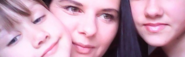 Moraću da se selim iz Srbije jer mi je terapija preskupa, a ne mogu da odustanem od sebe - Jelena se četvrti put bori sa rakom i svaki put je sve teže